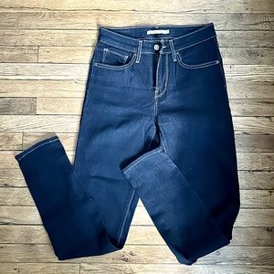 Levi’s 721 High Rise Skinny Jeans Dark Wash Size 27